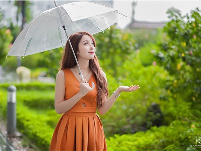 #HotTrend: Rộ lên trào lưu chụp ảnh lãng mạn với dù trong suốt